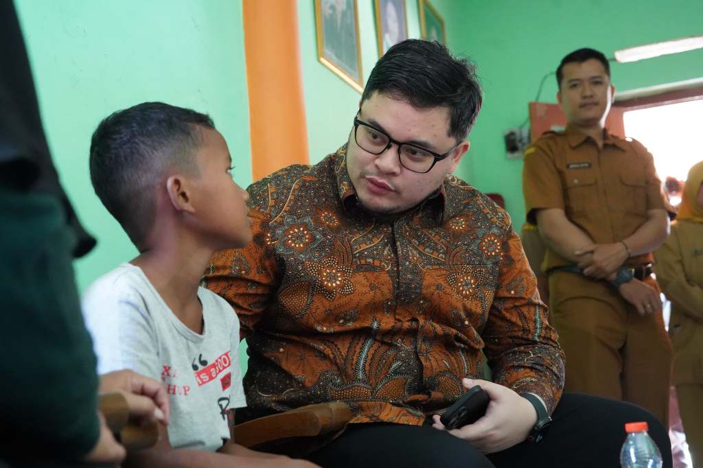 Belum Sekolah dan Tak Miliki Akta Lahir, Mas Dhito Cukupi Kebutuhan Pendidikan&nbsp;Restu