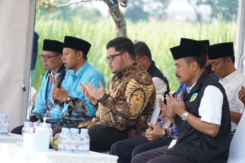 Mas Dhito Berangkatkan Jamaah Haji Kabupaten Kediri dari Kawasan Simpang Lima&nbsp;Gumul