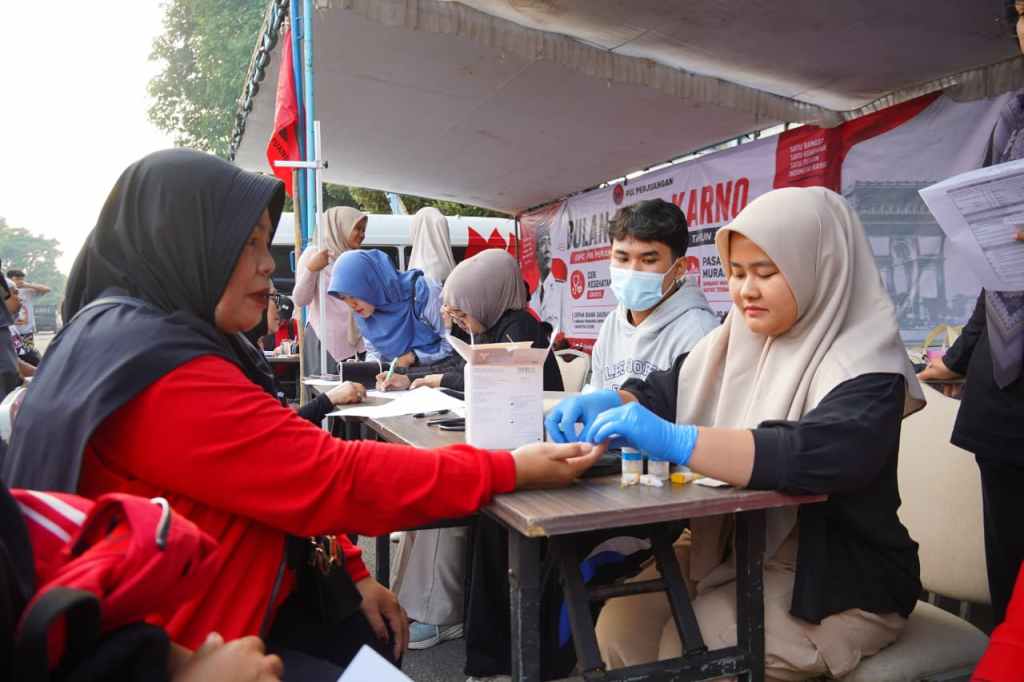 PDI Perjuangan Kabupaten Kediri Gelar Cek Kesehatan Gratis hingga Pasar Murah di Bulan Bung&nbsp;Karno